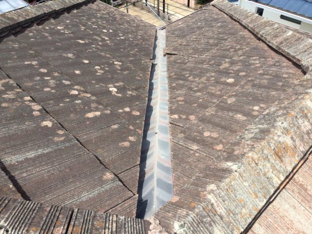 播磨町の劣化した谷板金